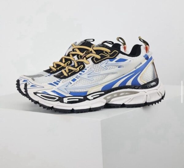 Shoe